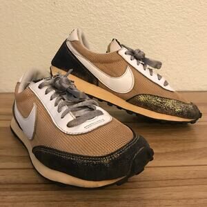 Nike Daybreak Waffle Athletic Shoes 'Golden Gals' DO5883-700 Women's 7